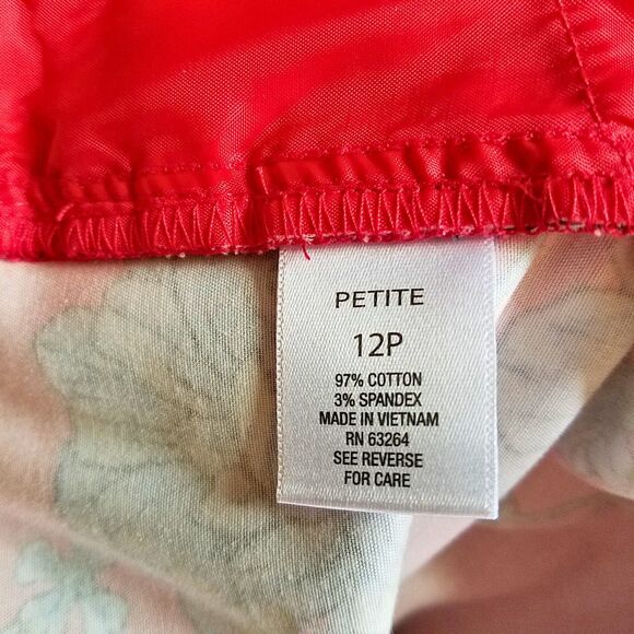 Roz & Ali Ankle Pants Women’s 12 Petite Red Floral Stretch 33x25 - Picture 6 of 6